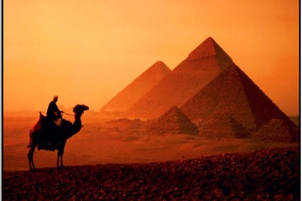 Mısır’da Piramitleri Gör