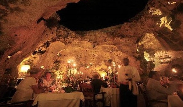 Ali Barbour’s Cave Restaurant, Diani Beach, Kenya