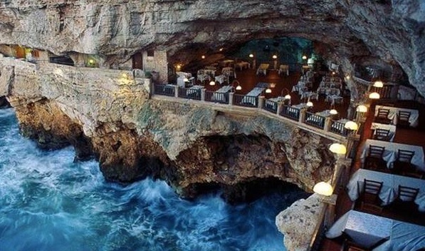 Ristorante-Grotta-Palazzese-Puglia-İtalya