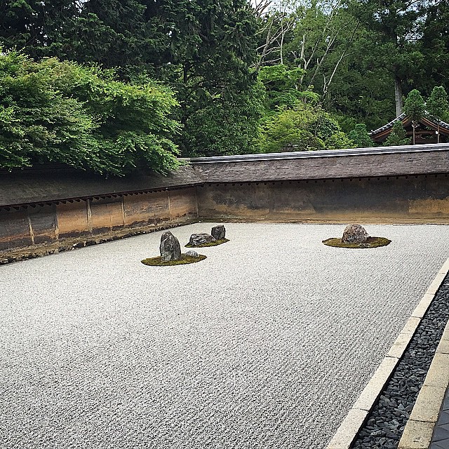 Japonya-Kyoto-Ryoan-jideki-kaya-bahçesi