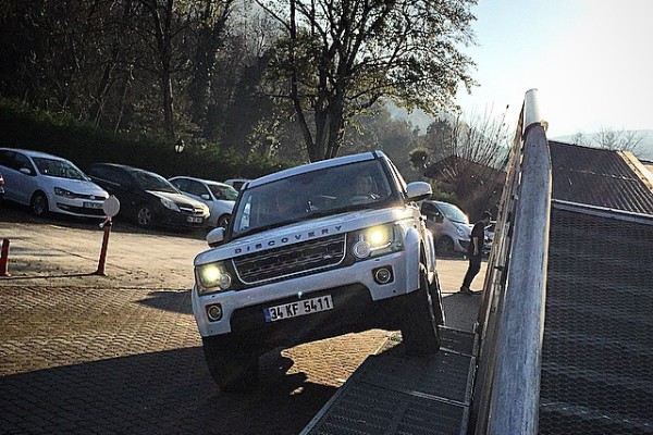 Land Rover ile Ormanlar içinde Adrenalin Dolu Bir Aktivite!